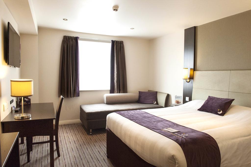 Premier Inn London Elstree / Borehamwood Zewnętrze zdjęcie