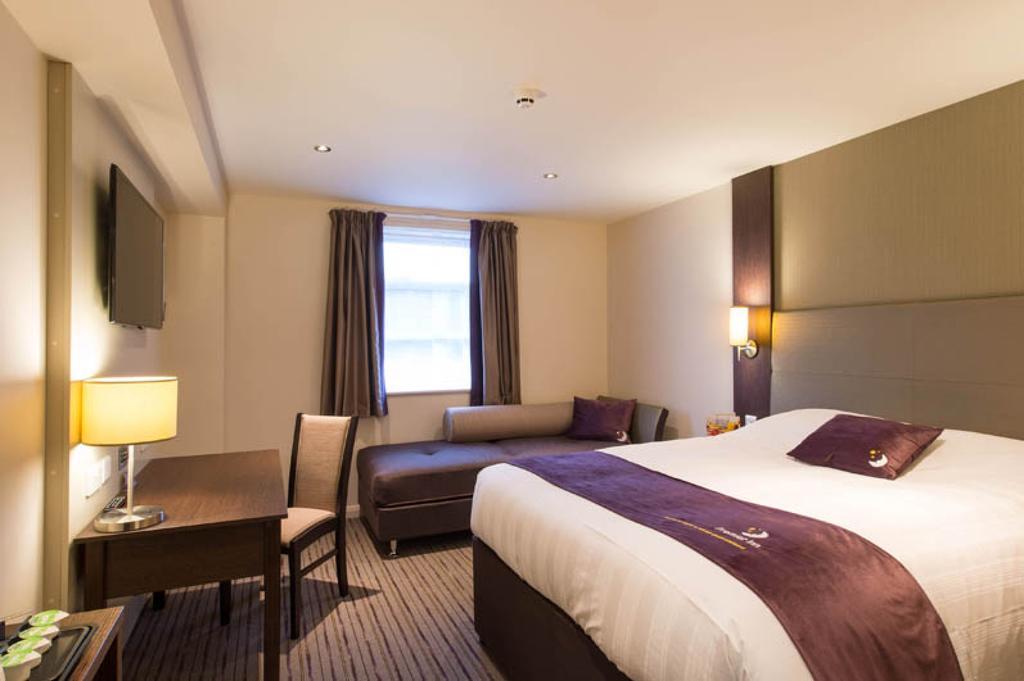 Premier Inn London Elstree / Borehamwood Zewnętrze zdjęcie