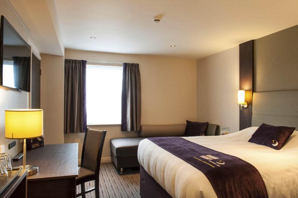 Premier Inn London Elstree / Borehamwood Pokój zdjęcie