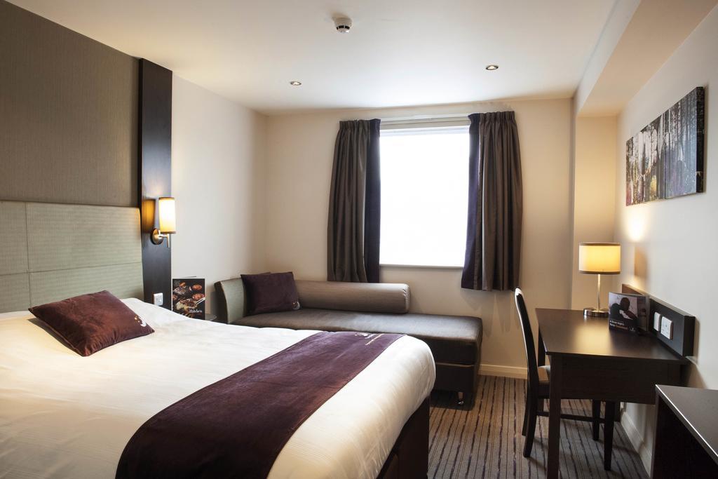 Premier Inn London Elstree / Borehamwood Pokój zdjęcie