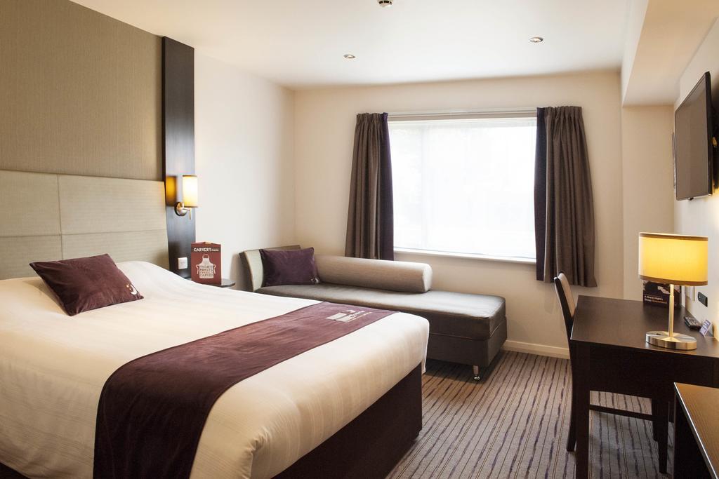 Premier Inn London Elstree / Borehamwood Pokój zdjęcie