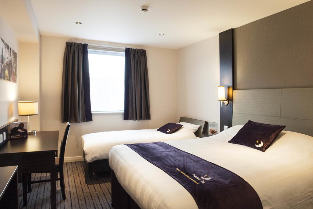 Premier Inn London Elstree / Borehamwood Pokój zdjęcie